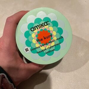 Amika deep hair condtioning mask